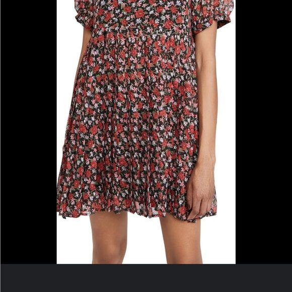 en Saison Pleated Floral Print Babydoll Mini Dress - Picture 2 of 7